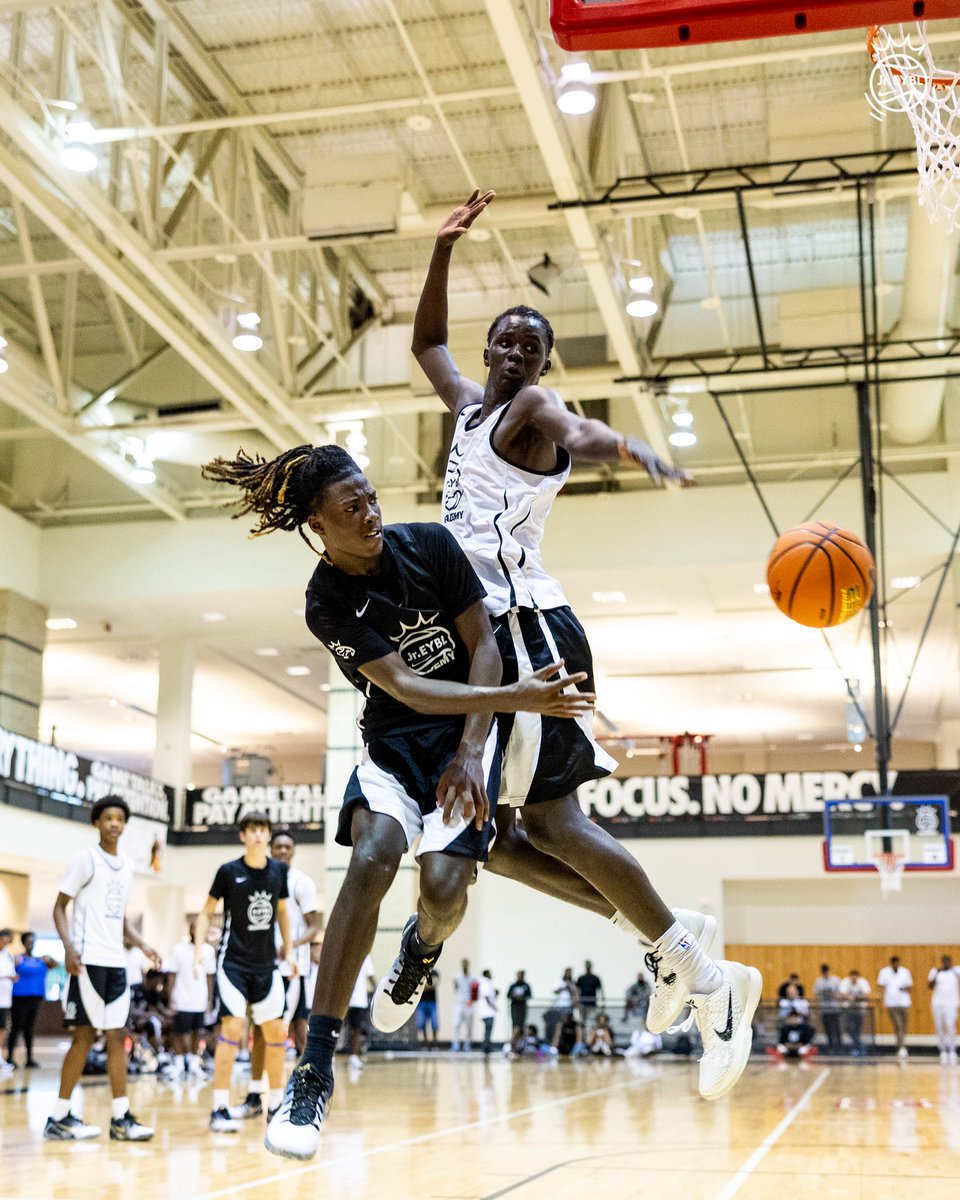 NikeEYB's tweet image. 𝗔𝗹𝗹 𝗼𝘂𝘁. 𝗔𝗹𝗹 𝘄𝗲𝗲𝗸.

The first Jr. EYBL Academy in the books 🤝

#JrEYBL | #GameTalks