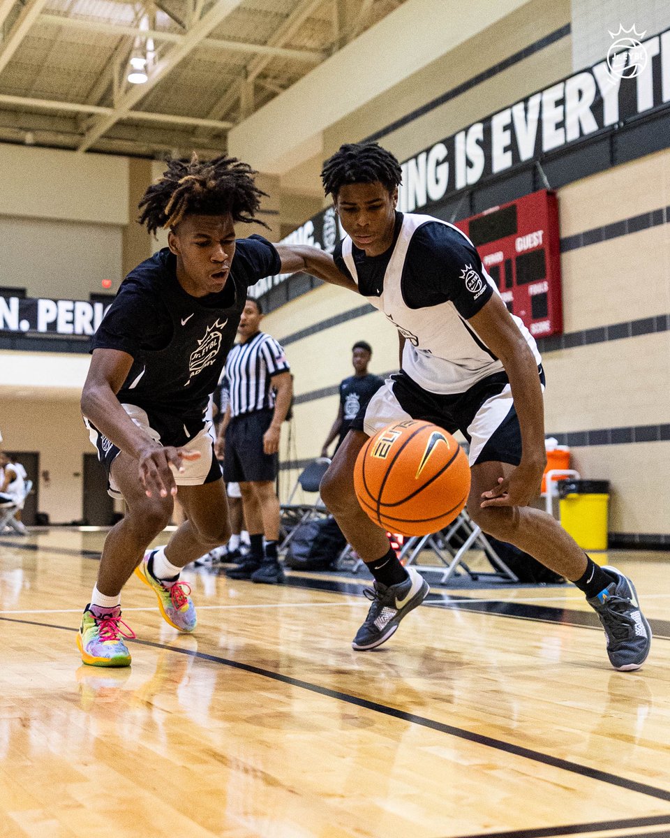 NikeEYB's tweet image. 𝗔𝗹𝗹 𝗼𝘂𝘁. 𝗔𝗹𝗹 𝘄𝗲𝗲𝗸.

The first Jr. EYBL Academy in the books 🤝

#JrEYBL | #GameTalks