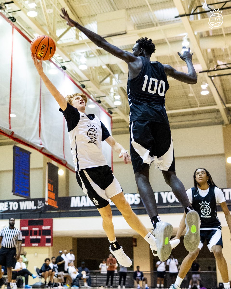 NikeEYB's tweet image. 𝗔𝗹𝗹 𝗼𝘂𝘁. 𝗔𝗹𝗹 𝘄𝗲𝗲𝗸.

The first Jr. EYBL Academy in the books 🤝

#JrEYBL | #GameTalks