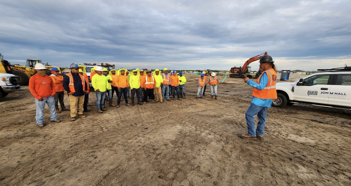 In advance of Trench Safety Month, NUCA, NAXSA and OSHA co-authored an informational drop-in article “Digging Deep Into Safety: Tools. Training. Resources.” that provides an overview of safety tools, training and resources for employers and workers about trenching and excavation