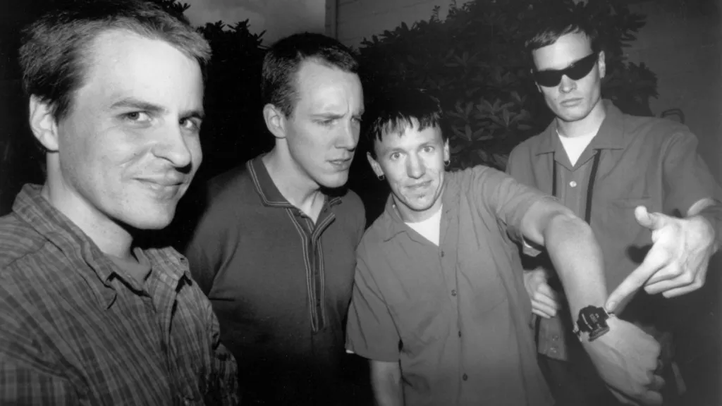 consequence's tweet photo. Elliott Smith’s former band Heatmiser are marking the 30th anniversary of their final album, Mic City Sons, with a new deluxe reissue with rare demos and unreleased tracks → https://t.co/6jat3aUeCM https://t.co/SUf6fjiJkH