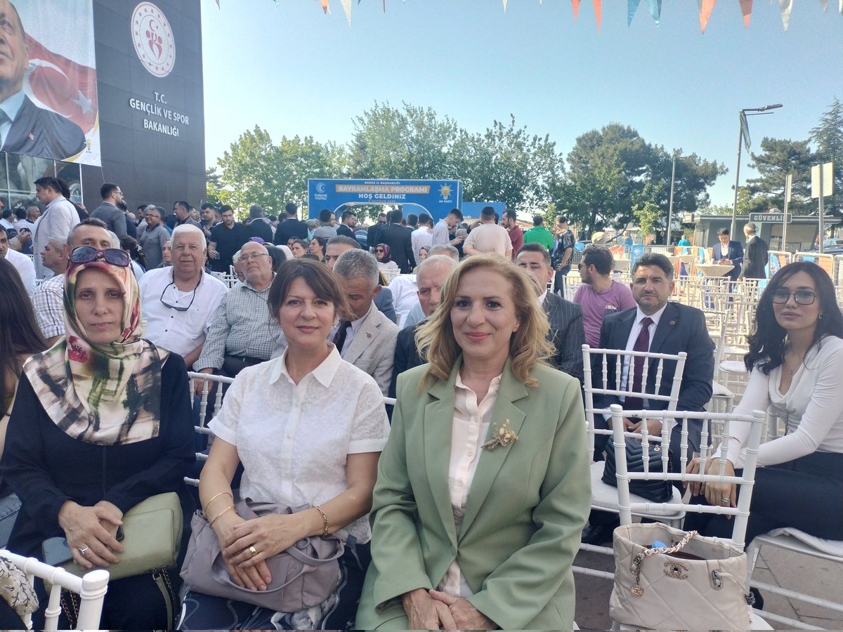 Ak parti il bayramlaşma programı 
<a href="/Ulusotizmkonfed/">Ulusalotizmkonfederasyonu</a> 
<a href="/Akparti/">AK Parti</a> 
<a href="/Akpartibursa/">AK Parti Bursa</a> 
<a href="/AKMudanya/">AK Parti Mudanya</a>