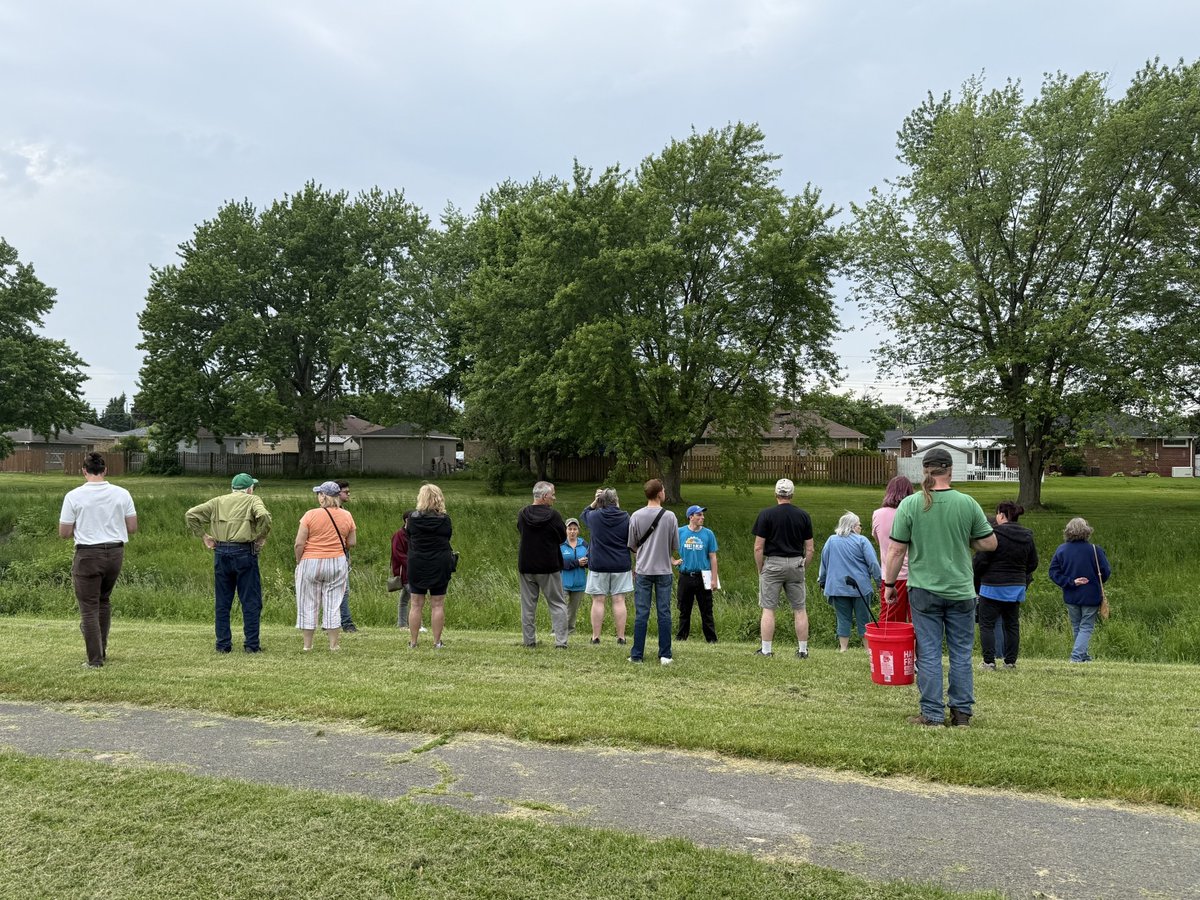 We had an amazing walk and talk tour of Scajaquada Creek within Cheektowaga Town Park last night. Thanks to all who attended, stay up to date on future outreach sessions at the link. 

bnwaterkeeper.org/scajaquada-res…