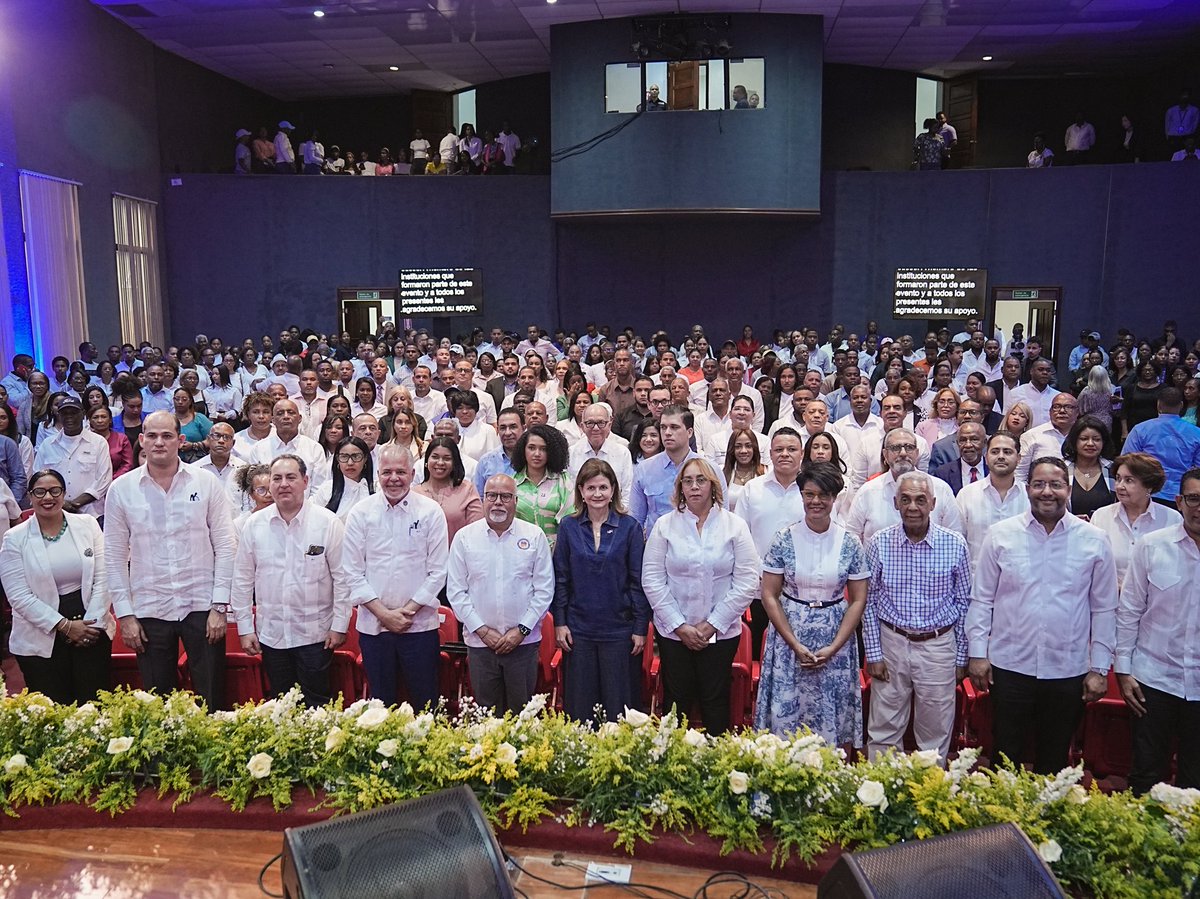 Adolfo Pérez - Fito - (@adolfoperezdl) on Twitter photo Hoy escuchamos a la Vpdta. <a href="/RaquelPenaVice/">Raquel Peña</a> disertar sobre “Liderar con propósito: juventud y mujer en la política del futuro”. un espacio de reflexión sobre el liderazgo joven y femenino en la construcción de sociedades más justas, inclusivas.
#AdolfoPérezRD
#RaquelPeña Hoy escuchamos a la Vpdta. <a href="/RaquelPenaVice/">Raquel Peña</a> disertar sobre “Liderar con propósito: juventud y mujer en la política del futuro”. un espacio de reflexión sobre el liderazgo joven y femenino en la construcción de sociedades más justas, inclusivas.
#AdolfoPérezRD
#RaquelPeña