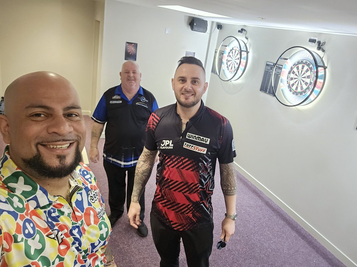 Devon Petersen 369 (@devon_petersen) on Twitter photo A South African, A English man and A Scotsman drives into Thurso.....lol #exhibition #Scotland #darts
<a href="/rockstar_13_/">J O E C U L L E N</a> and Robert Thornton A South African, A English man and A Scotsman drives into Thurso.....lol #exhibition #Scotland #darts
<a href="/rockstar_13_/">J O E C U L L E N</a> and Robert Thornton