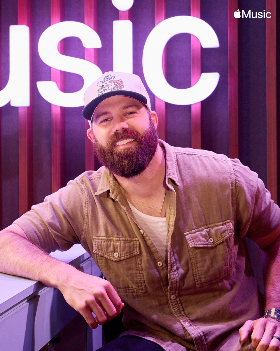 Had a great time hanging with @tybentli at the @applemusic studios. Listen to our conversation here: apple.co/Ty