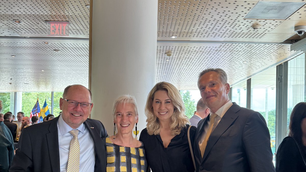 Celebrating Sweden’s National Day in Washington, DC.
With good friends: our host, 🇸🇪 Amb to 🇺🇸, Urban Ahlin (who was Speaker of the Swedish Parliament during my time in Stockholm), &amp; 🇬🇷 Amb to 🇺🇸, Ekaterini Nassika (who served as 🇬🇷 Amb to 🇷🇺 during my time in Moscow).