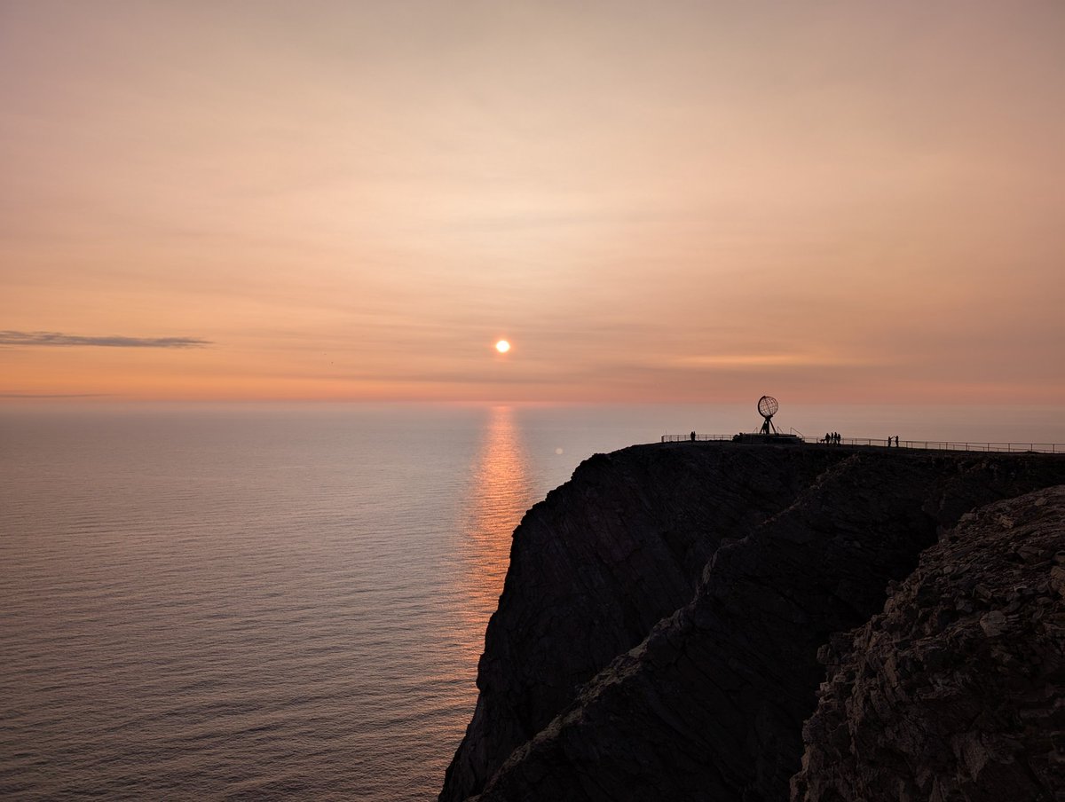 It is short after midnight and this breathtaking view just gives me goosebumps 😬
