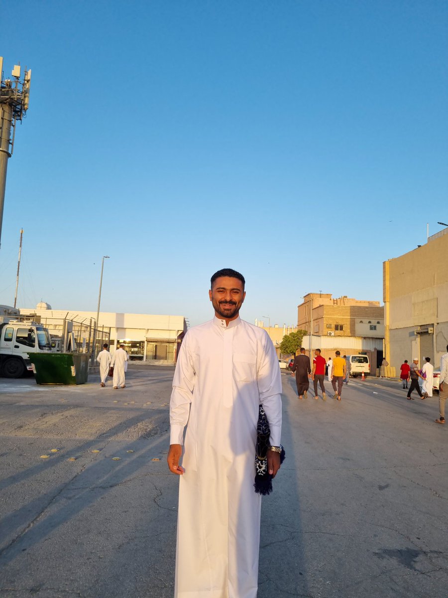 كل عام وأنتم بخير، تقبل الله طاعاتكم، وجعل عيدكم فرحة وسعادة وطمأنينة لكم ولأحبابكم. عيد مبارك! 🌙✨