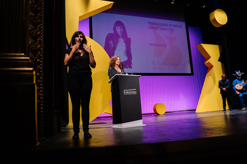Huesca Film Festival (@festivalhuesca) on Twitter photo La actriz <a href="/IreneEscolar1/">Irene Escolar</a> debutó como actriz bajo la dirección de Carlos Saura 🎬
🏆 Hoy, en el #53HIFF, ha recibido el Premio Ciudad de Huesca Carlos Saura por su sólida trayectoria y su gran proyección internacional.
¡Enhorabuena!
#53HIFF #HIFF #HuescadeCine La actriz <a href="/IreneEscolar1/">Irene Escolar</a> debutó como actriz bajo la dirección de Carlos Saura 🎬
🏆 Hoy, en el #53HIFF, ha recibido el Premio Ciudad de Huesca Carlos Saura por su sólida trayectoria y su gran proyección internacional.
¡Enhorabuena!
#53HIFF #HIFF #HuescadeCine