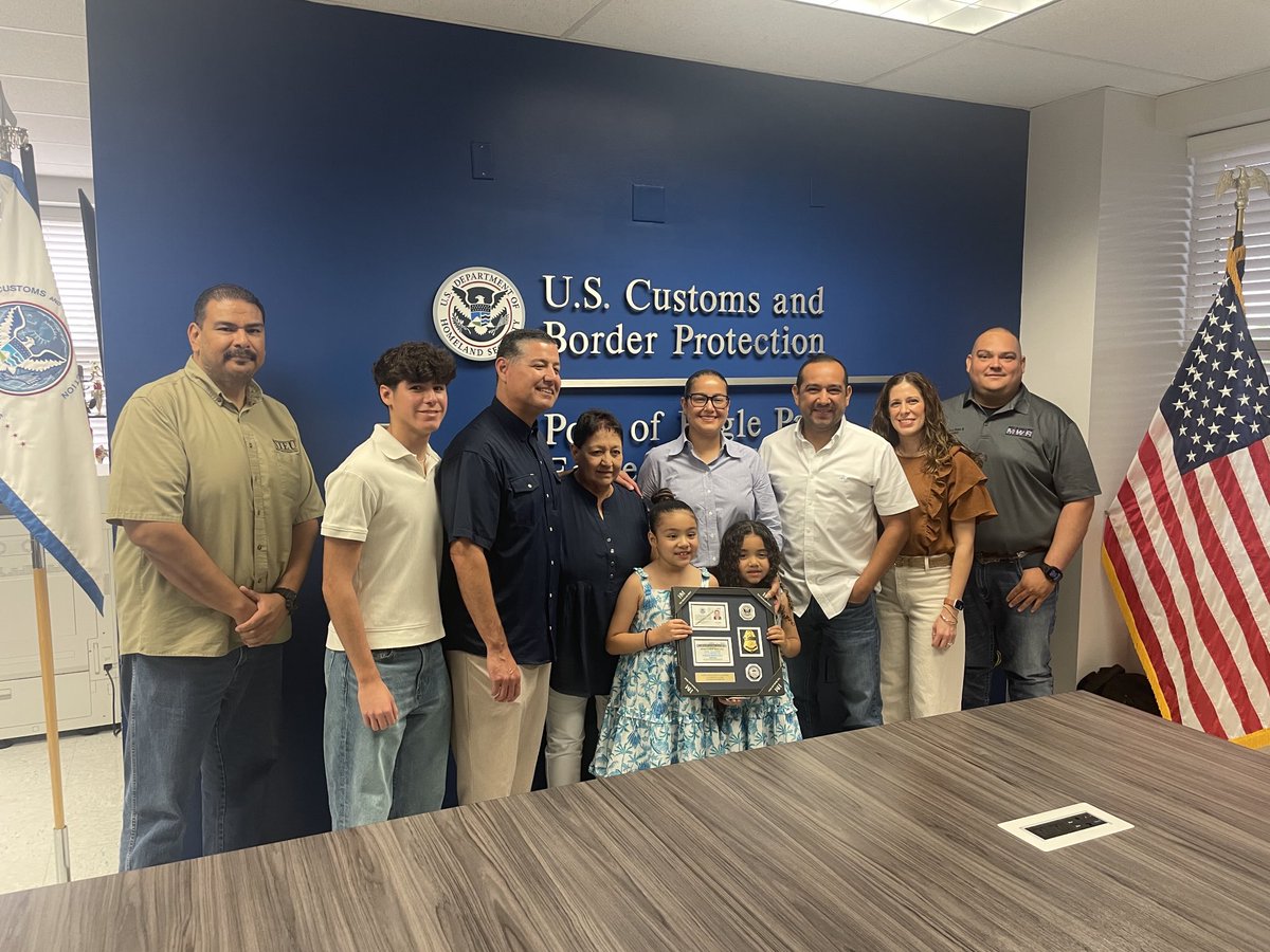 VillasenorEPISD's tweet photo. Thank you to US Customs and Border Protection for honoring my brother and his years of service. His loyalty and passion left a lasting impression.
#VillasenorFam🙏🏽
#33Strong❤️ https://t.co/9qBmBmoN2e