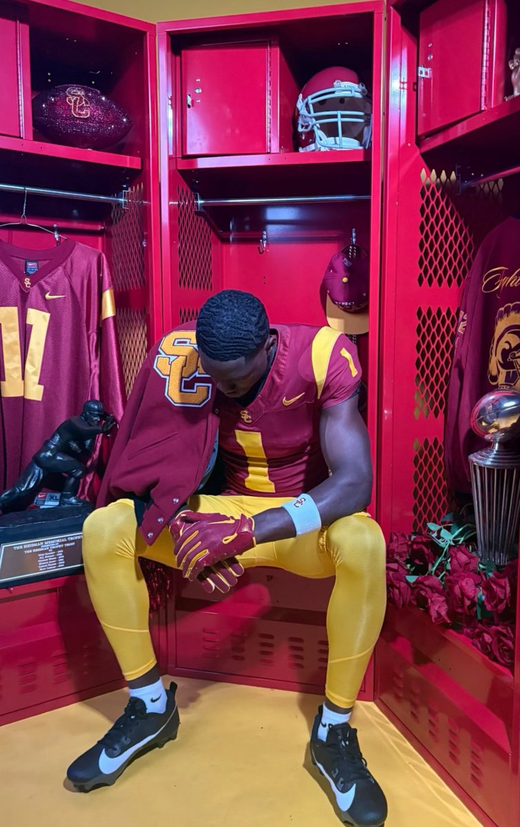 5 star WR target Boobie Feaster 👀✌🏻

#FightOn✌🏻