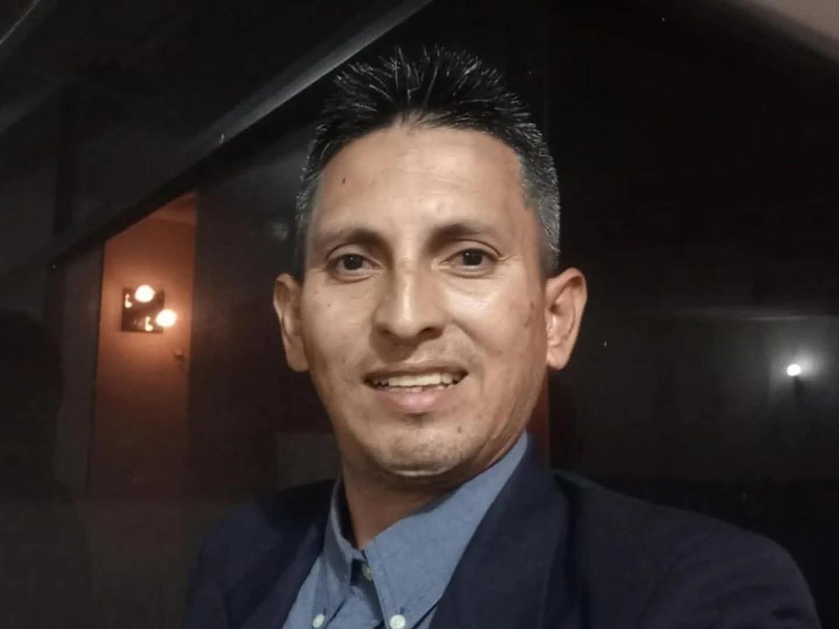 ¡LIBERTAD PARA CARLOS AZUAJE, " EL GOCHO"!

El régimen de Maduro mantie secuestrodo a Carlos Azuaje, un ciudadano inocente, como todos los secuestrados políticos, el ha sido sometido a tratos crueles e inhumanos y todo por ejercer su derecho a pensar distinto, a  luchar por la