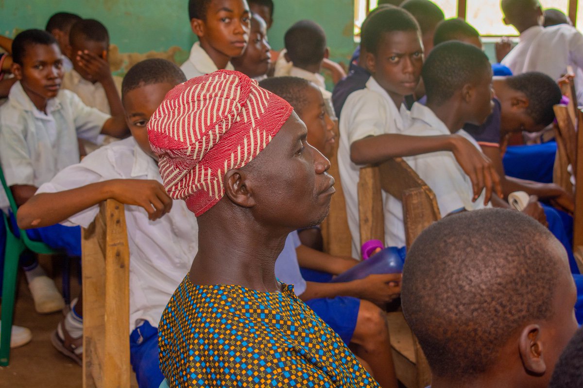 femalenetworkon's tweet photo. In commemoration of the International Day of the Boy Child, our representatives participated in a school sensitization program at St. Augustine Comprehensive High School, Oye-Ekiti, on Thursday, May 22, 2025

We engaged with close to 200 male students and their teachers.

#FNFEE https://t.co/ubxDkOxNFl