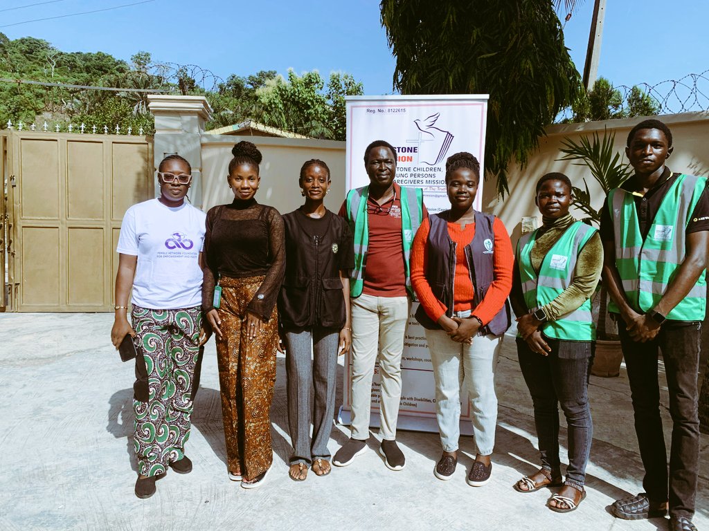 femalenetworkon's tweet photo. On May 22, 2025 in collaboration with @officialnaptipnigeria visited Lifeville Primary School in Ekiti State to talk to the pupils in basic classes and teachers about social vices.

We spoke with 53 boys, 29 girls, and 9 teachers.

#FNFEE #NAPTIP https://t.co/dQU5Xup2Dt
