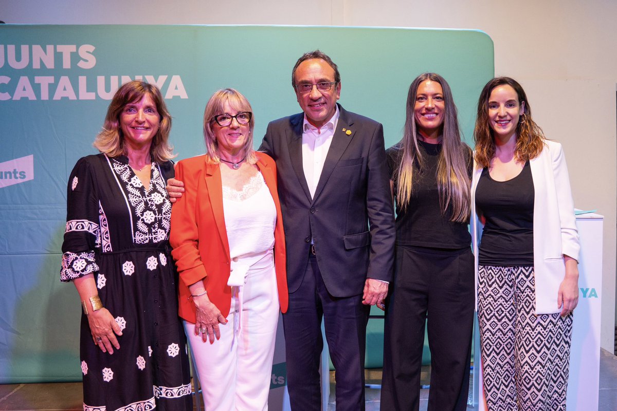 Avui a #SantQuirze, gran acte de #JuntsSexplica amb <a href="/joseprull/">Josep Rull i Andreu</a>, <a href="/miriamnogueras/">Miriam Nogueras</a>, <a href="/gloriafreixav/">Glòria Freixa Vilardell 🎗</a> <a href="/miriamcasaramon/">Míriam Casaramona SQV🎗</a> 
Un plaer escoltar el president Rull i compartir espai amb companys compromesos.
Orgull de la gran feina que fa la gent de Junts a Madrid i al Parlament.
<a href="/NuriaRamonP/">Núria Ramon Pérez</a>