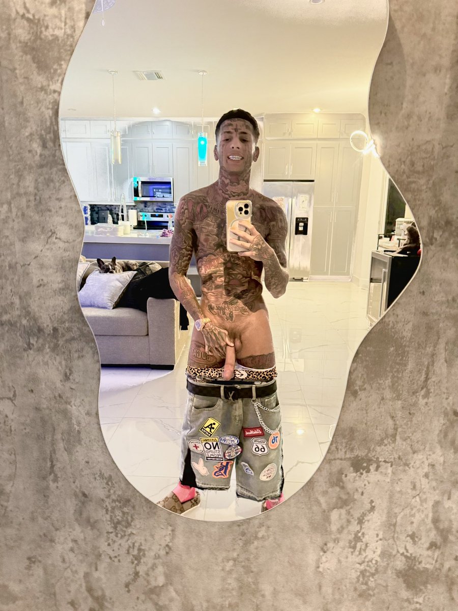 Dick for sale 🪧 
fansly.com/Islandboyflyy/