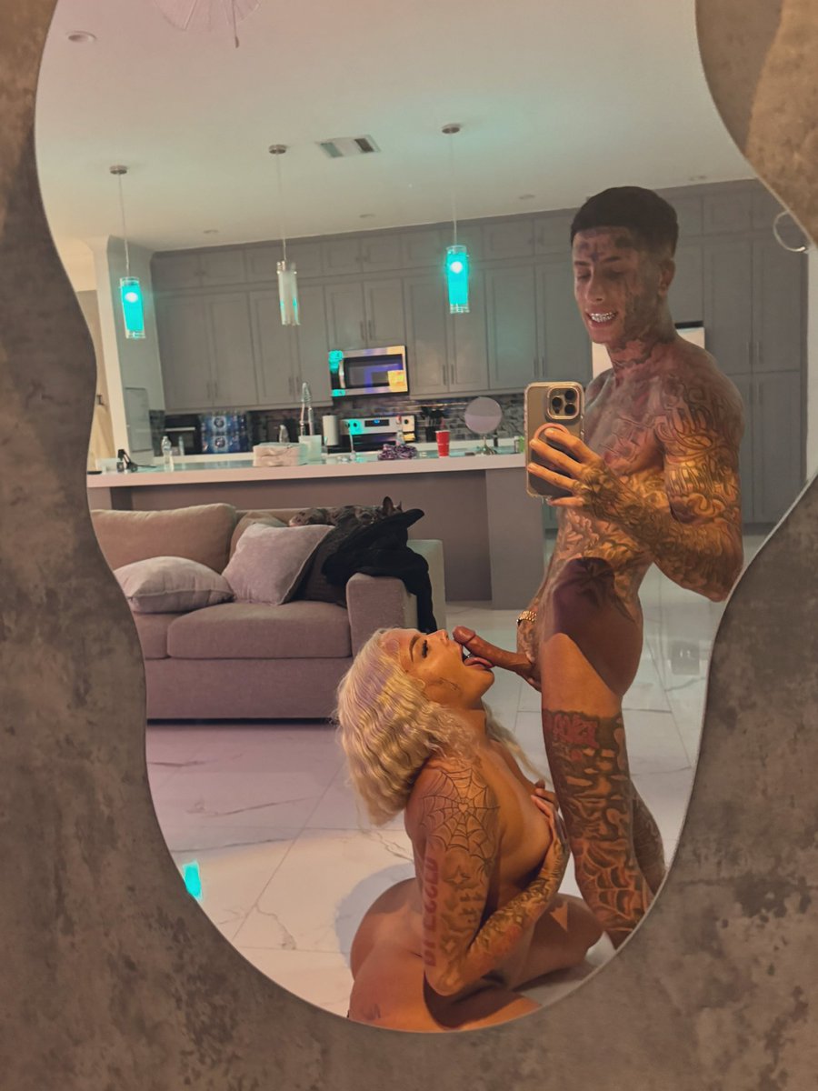 Do you think she can handle this dick?
fansly.com/Islandboyflyy/