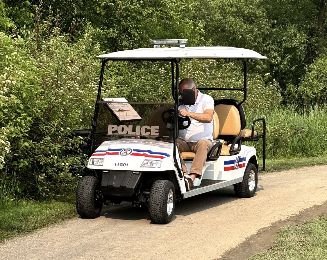 A couple of our Motors Provided "two wheeled eye candy" at the Toronto Police Chief's Golf Tournament today. 

The tournament raises funds to support  Victim Services Toronto and other police supported charities. 

#HM17
#HM35