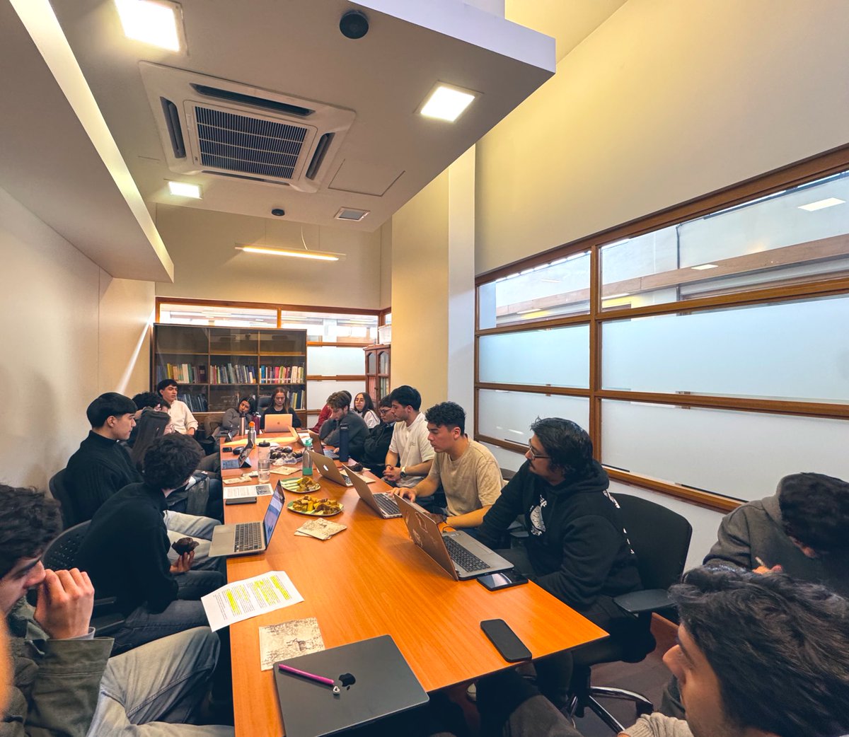 Catalina Medel (@cmedellu) on Twitter photo Último día de clases en el Taller de Memoria de Plataformas Digitales y Datos Personales en <a href="/derechouchile/">Facultad de Derecho</a> .
Un gran curso junto a <a href="/Danizamira/">Dani Zaror Miralles</a> 🤓 Último día de clases en el Taller de Memoria de Plataformas Digitales y Datos Personales en <a href="/derechouchile/">Facultad de Derecho</a> .
Un gran curso junto a <a href="/Danizamira/">Dani Zaror Miralles</a> 🤓