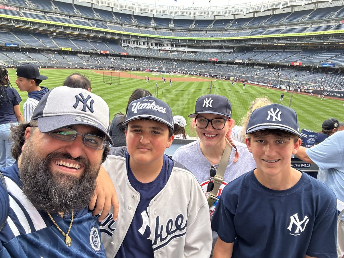 Today we #RepBX 
(For Rocco’s birthday)

Red Sox v Yankees w/ the fam!