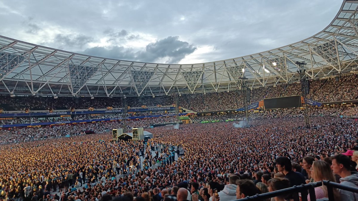 SJA London Bridge (@sjalondonbridge) on Twitter photo A busy night at <a href="/LondonStadium/">London Stadium</a> for <a href="/samfendermusic/">Sam Fender</a> and at <a href="/emirates/">Emirates</a> for <a href="/robbiewilliams/">Robbie Williams</a>.
Our volunteers have been undertaking roles from first aid to event communication and ambulance crew.
#volunteer
#BeTheDifference A busy night at <a href="/LondonStadium/">London Stadium</a> for <a href="/samfendermusic/">Sam Fender</a> and at <a href="/emirates/">Emirates</a> for <a href="/robbiewilliams/">Robbie Williams</a>.
Our volunteers have been undertaking roles from first aid to event communication and ambulance crew.
#volunteer
#BeTheDifference