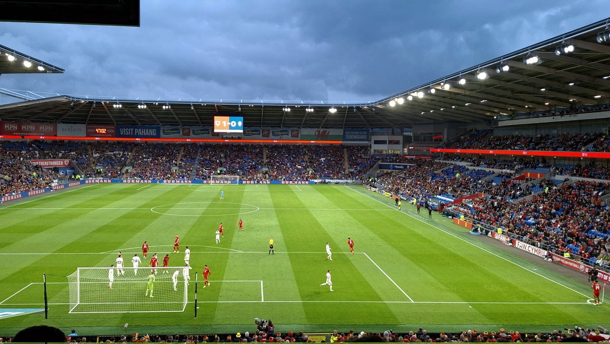 JS1993_'s tweet image. Cymru 3-0 Liechtenstein🏴󠁧󠁢󠁷󠁬󠁳󠁿🇱🇮 
The USA awaits for me...