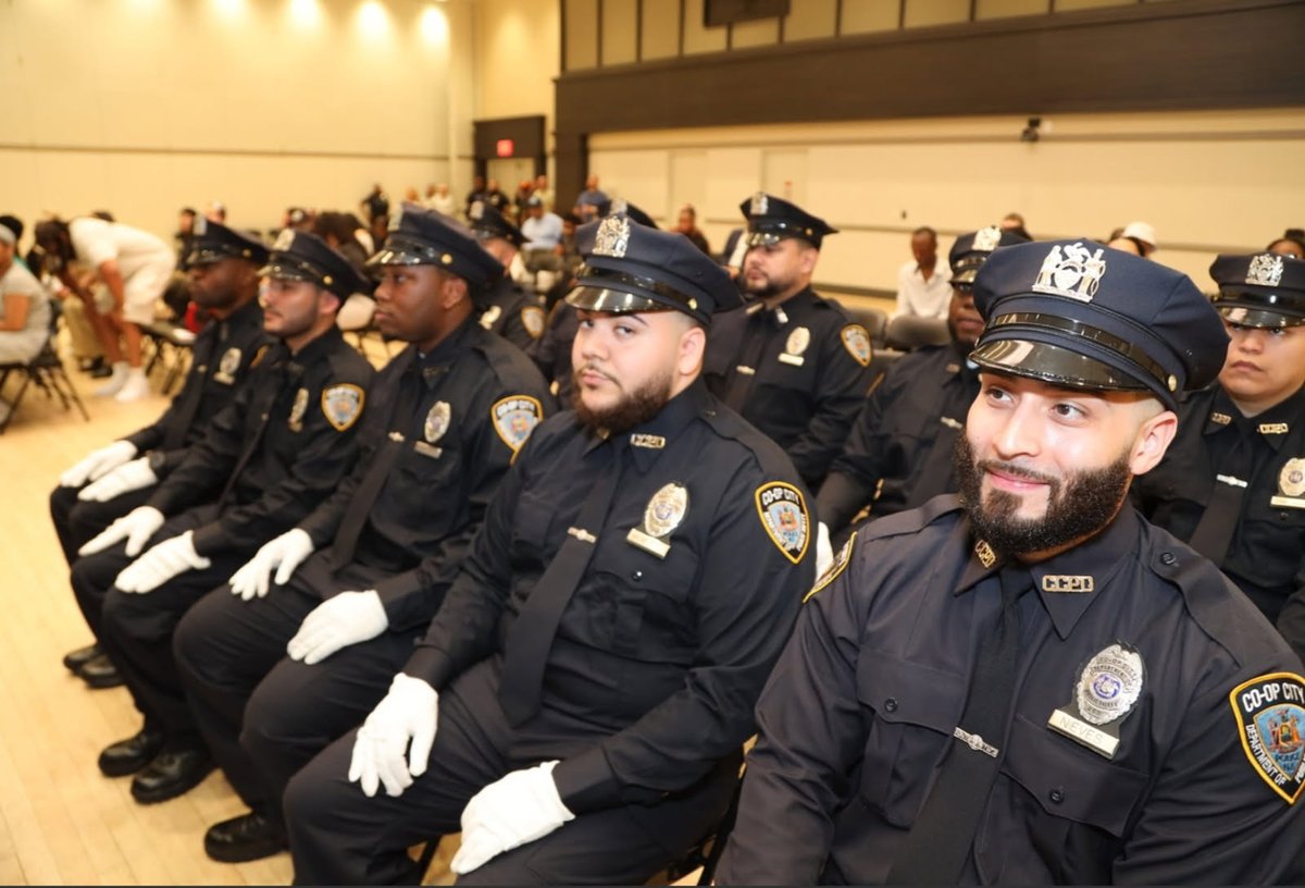 Congratulations to the  #CCPD  Class of 2025 on their graduation and successful completion of an intense 16 week Training Academy. 
The class of 17 hit the streets Sunday.  Good Luck !! Stay Safe.
