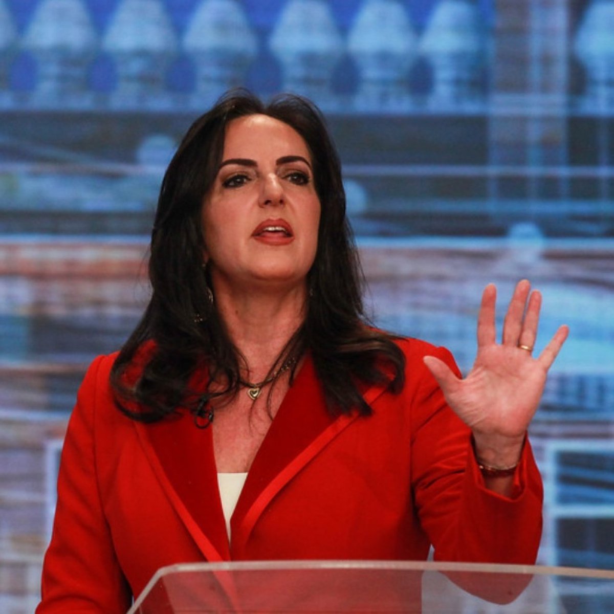Carl Arthur King (@carlarthurking) on Twitter photo "Cuando sea Presidente haremos fracking. Y para probar que no temo al progreso, lo haremos en cinco de mis haciendas y cañaduzales más grandes y productivos".
-María Fernánda Cabal.
<a href="/MariaFdaCabal/">María Fernanda Cabal</a> "Cuando sea Presidente haremos fracking. Y para probar que no temo al progreso, lo haremos en cinco de mis haciendas y cañaduzales más grandes y productivos".
-María Fernánda Cabal.
<a href="/MariaFdaCabal/">María Fernanda Cabal</a>