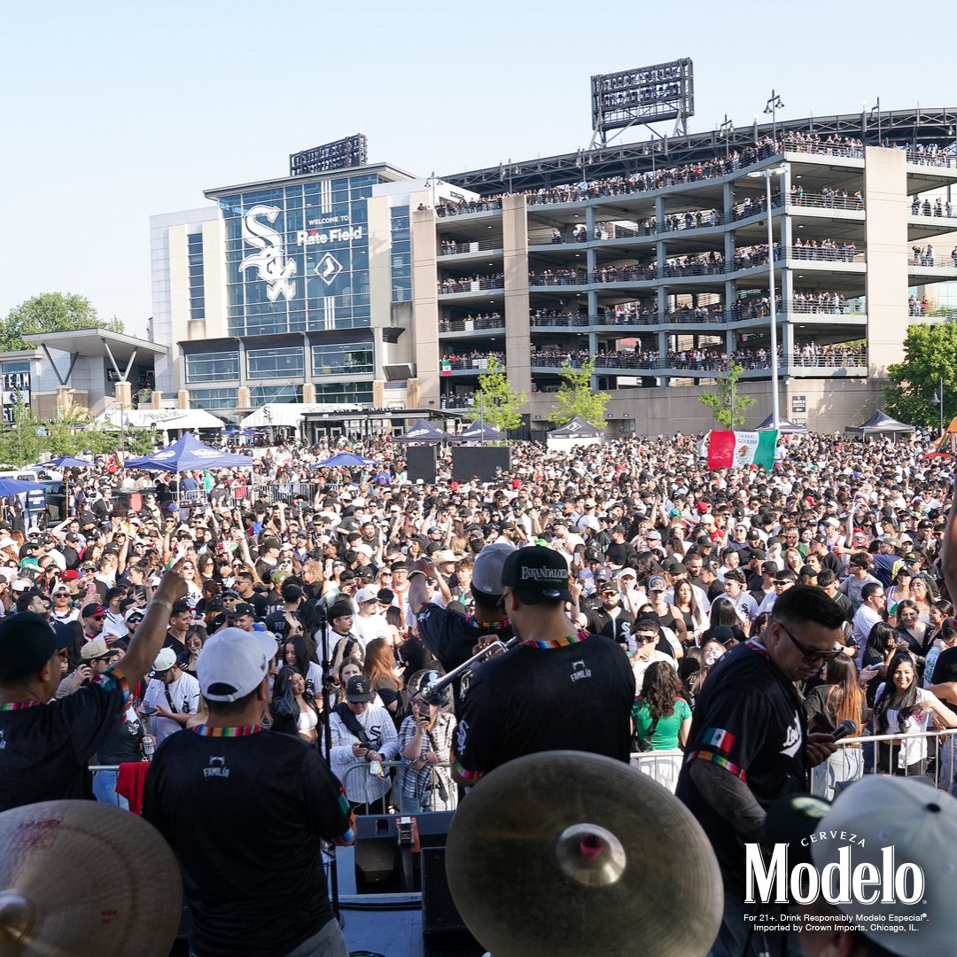 whitesox's tweet image. this place is packed with the best fans around 🤍