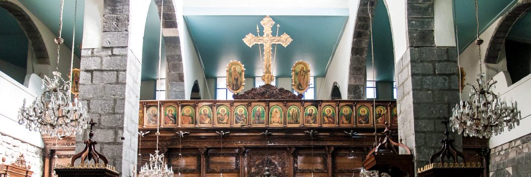 أَمَّا خَلاَصُ الصِّدِّيقِينَ فَمِنْ قِبَلِ الرَّبِّ،
حِصْنِهمْ فِي زَمَانِ الضِّيقِ.  وَيُعِينُهُمُ الرَّبُّ وَيُنَجِّيهِمْ.
يُنْقِذُهُمْ مِنَ الأَشْرَارِ وَيُخَلِّصُهُمْ، لأَنَّهُمُ احْتَمَوْا بِهِ..
(مزا٣٧ : ٣٩ - ٤٠)