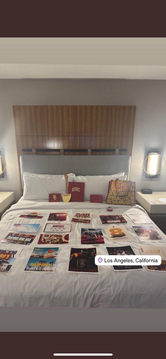BrantfordWinny's tweet image. OV season but the bed gets progressively smaller: a concept