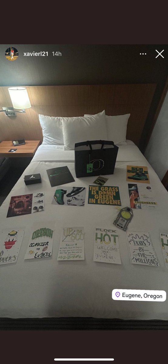 BrantfordWinny's tweet image. OV season but the bed gets progressively smaller: a concept