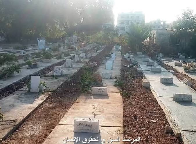 Andjela_Sipovac's tweet photo. #Syria #Banias #SyrianCoast #Alawites #AlawiteMasacre #AlawiteGenocide #StopAlawiteGenocideInSyria #StopTerrorizingAlawiteCommunity #RussiaSaveAlawites In the photo – mass graves of the victims of the massacre in the Qusur neighborhood of the city of Baniyas on the first day of Eid al-Adha.