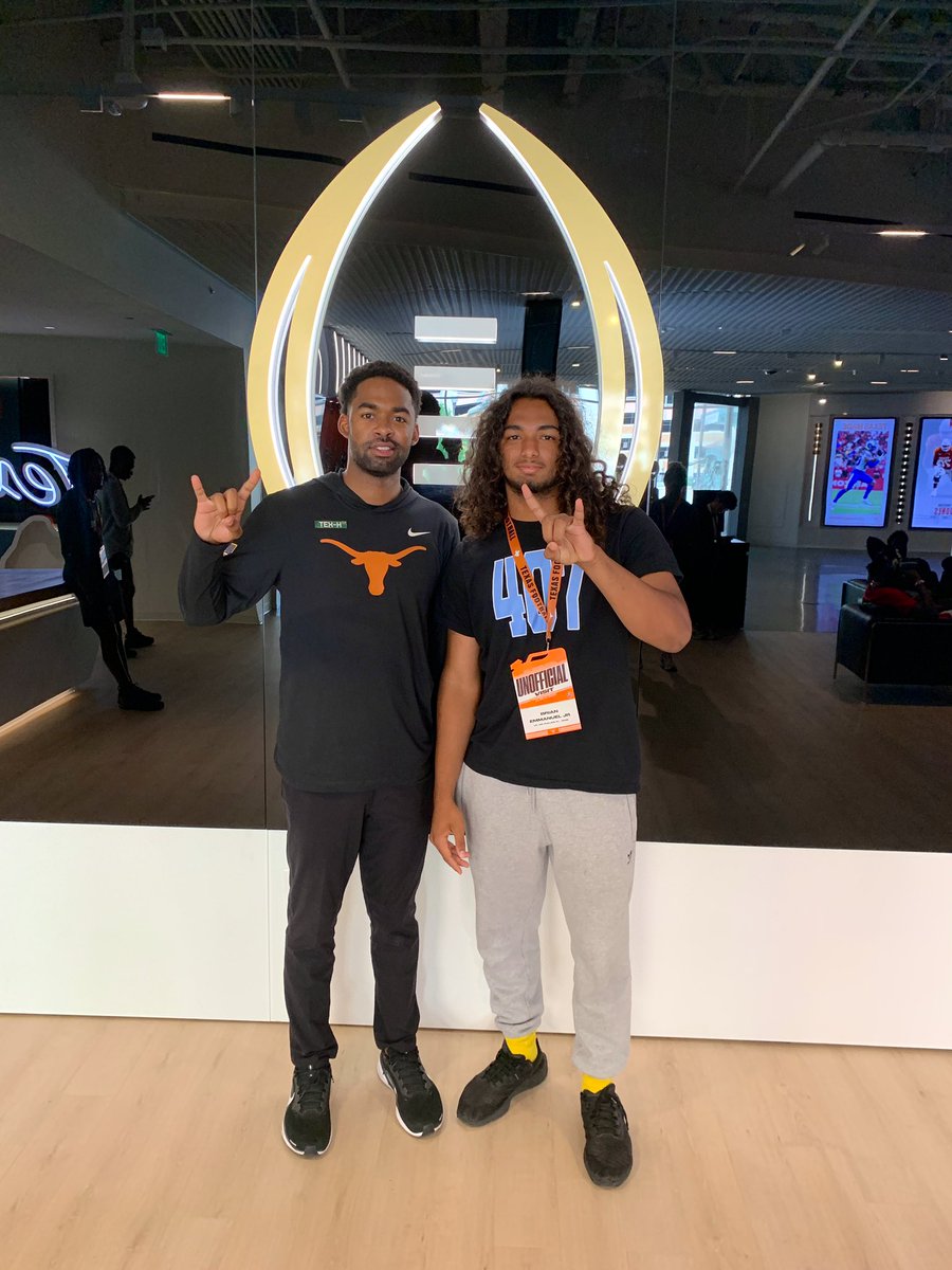 Had a great visit at university of Texas <a href="/TexasFootball/">Texas Football</a> <a href="/Josh_Dunson/">Josh Dunson</a> <a href="/CoachNansenUT/">Coach Johnny Nansen</a> <a href="/CoachWellsDP/">Rodney Wells</a> <a href="/AdamMoratelli55/">Coach Moratelli</a>