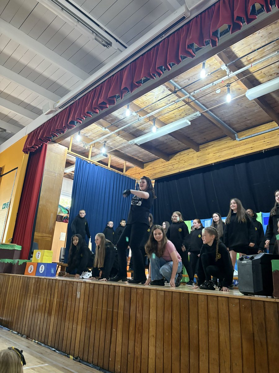 Mrs Laing (@laing_mrs) on Twitter photo It was fantastic to watch our Primary 7 perform their end of term assembly today. Blown away by their confidence π <a href="/EastbankPri/">Eastbank Primary</a> It was fantastic to watch our Primary 7 perform their end of term assembly today. Blown away by their confidence π <a href="/EastbankPri/">Eastbank Primary</a>
