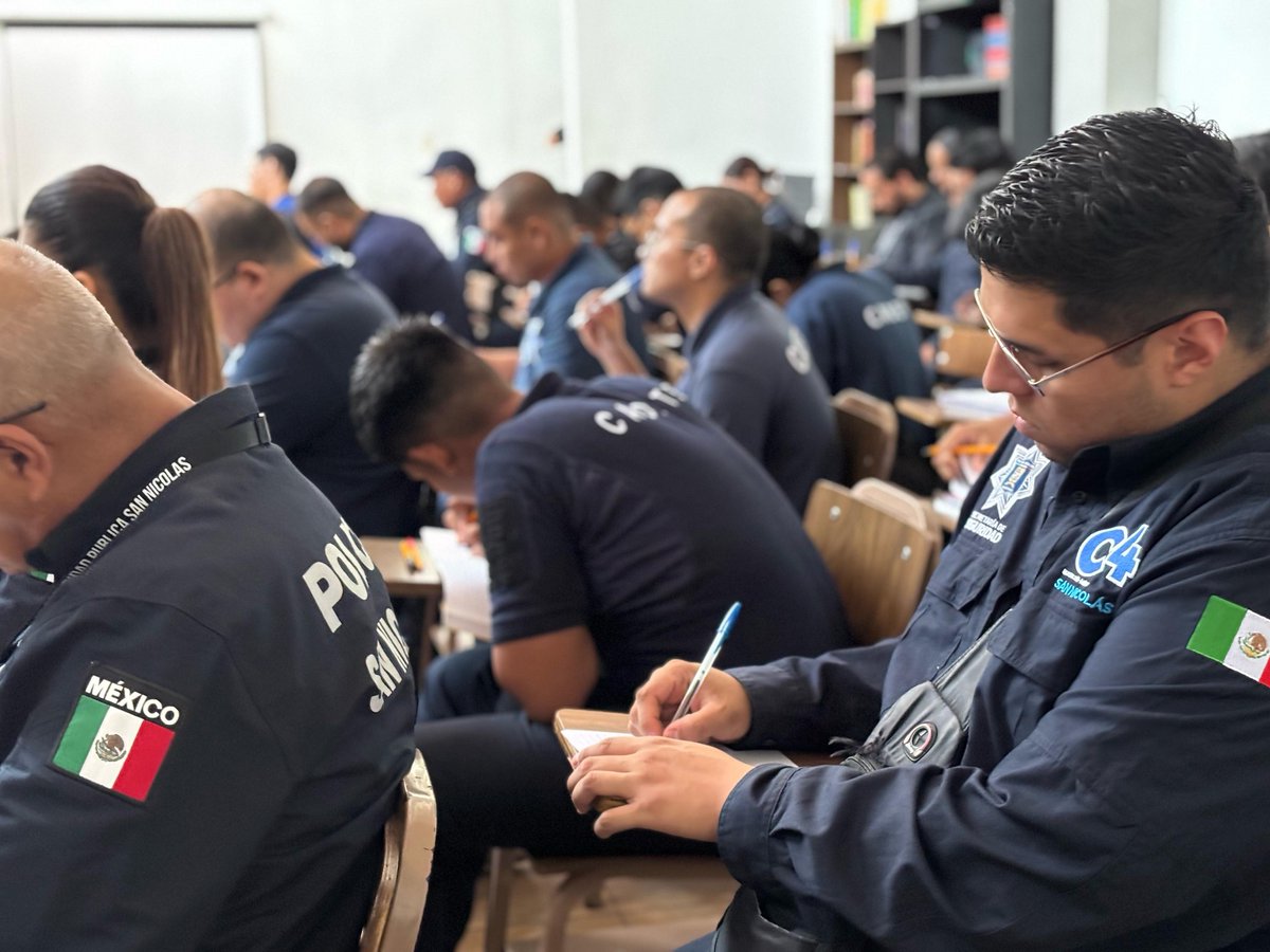 #ComunicaCEDHNL📢| Personal del Instituto de Derechos Humanos de nuestra Comisión, capacitó a personal de la Secretaría de Seguridad Pública del <a href="/GobSanNicolas/">Gobierno de San Nicolás</a>  en materia de derechos humanos.