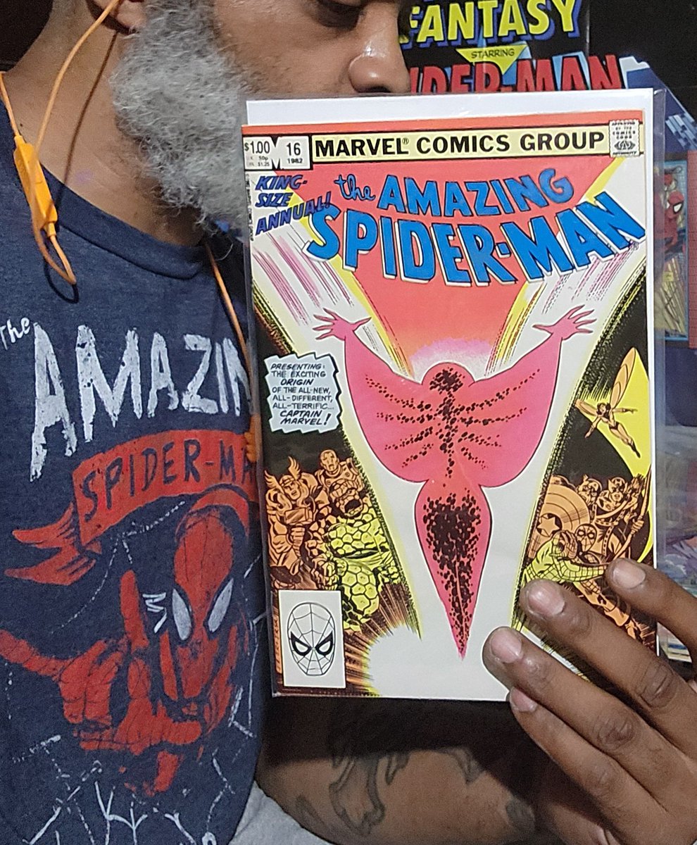 b3nsavag3_'s tweet photo. Speaking of Marvels...been digging in the crates. 🔑first appearance of Monica Rambeau 
#SpiderMan #captainmarvel #marvelcomics https://t.co/ajKO76PGLW