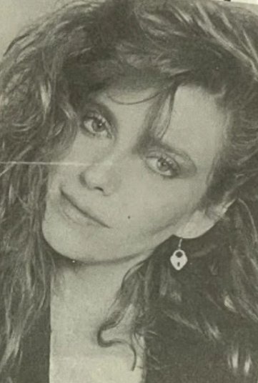 B3B3BUELL's tweet photo. Bebe Buell (80s) 
📷 Bob Gruen https://t.co/7JyBtpxRai