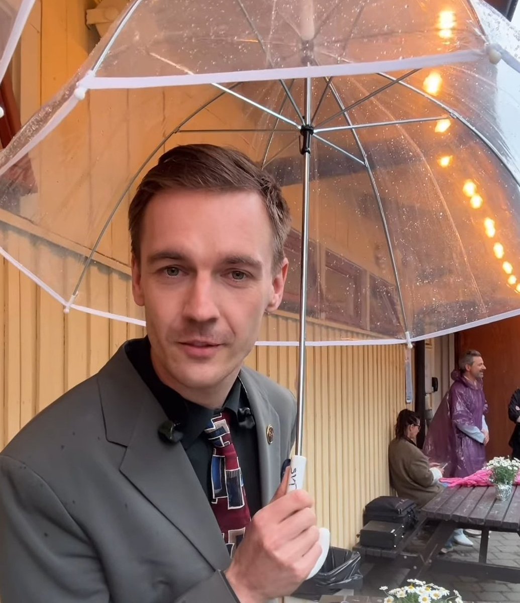 gonna tell my kids this is mary poppins