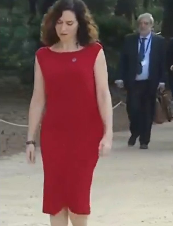 - Olvídalo MAR, lo nuestro se ha acabado.
- Pero Isabel...
- No puede ser, has pedido chuletón.
- ¿Y qué hay de malo?
- Chuletón, MAR. ¡Chuletón habiendo cocido! Eres un abertxale.
- Isabel, por favor...
- Anda, quédate ahí hablando euskera. Quieres a las vascongadas más q a mí..