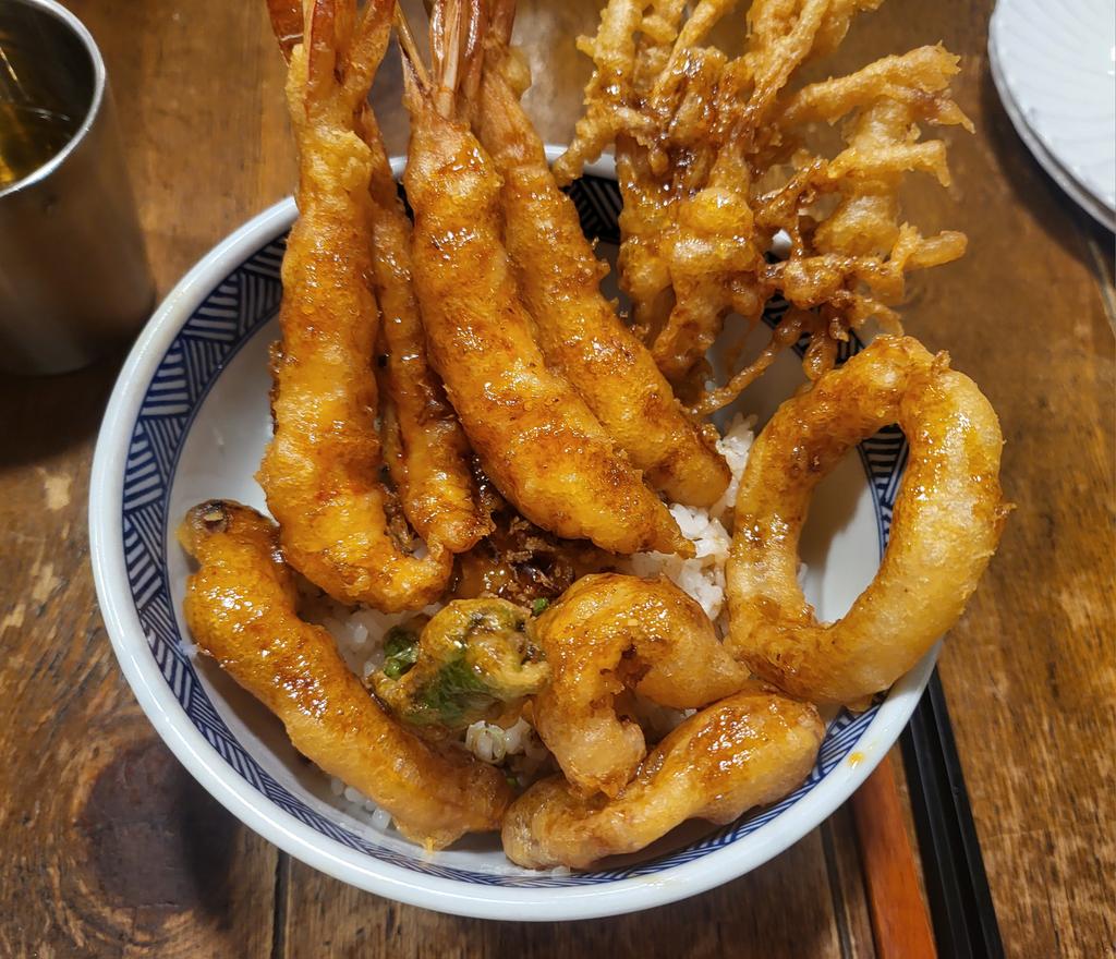 일본식 식당에서...
맛있게 잘 먹었네요