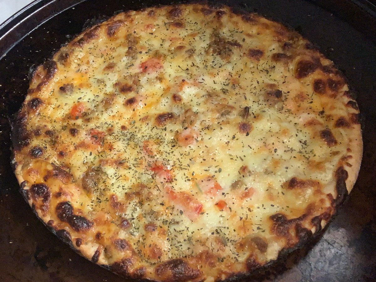 FastBreakFTW's tweet photo. @Banana_Mac_ Here's the sourdough pan pizza. https://t.co/pbblt5qdFZ
