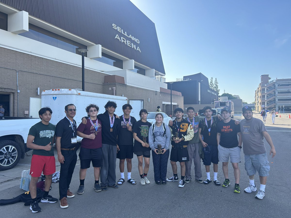 We are excited to share photos from the Cal USA wrestling tournament that took place last weekend! 3 of our programs competed: San Pedro, Topanga and Oxnard! Our teams brought home a ton of medals — check out these awesome photos from our coaches. 🥇🥈🥉
Congratulations athletes!