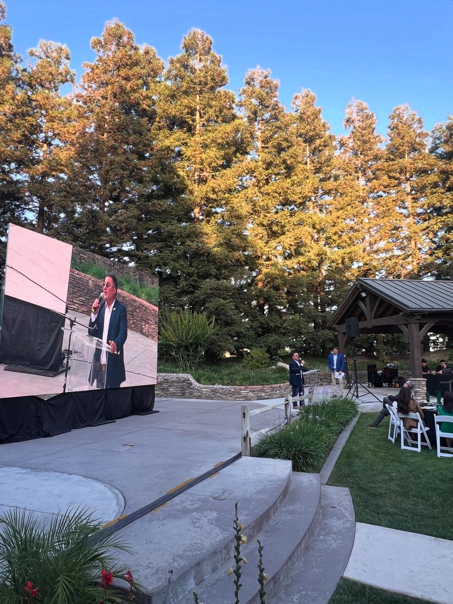 Thank you to everyone who attended the 2025 Friant Water Authority Annual Meeting! We’re grateful for the engaging guest speakers, great food, live entertainment, and—most importantly—your presence.
We appreciate your continued support and look forward to seeing you next year!