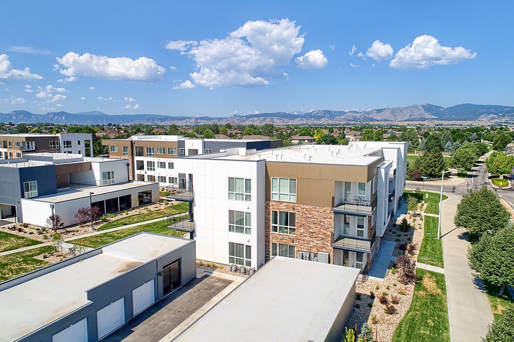 Looking for a pet-friendly place to call home in Longmont? 🐾 VerraWest Apartments has you covered! Choose from one, two, and three-bedroom floor plans designed for comfort and style. With modern features and room to roam, there’s space for everyone—including your furry friends!