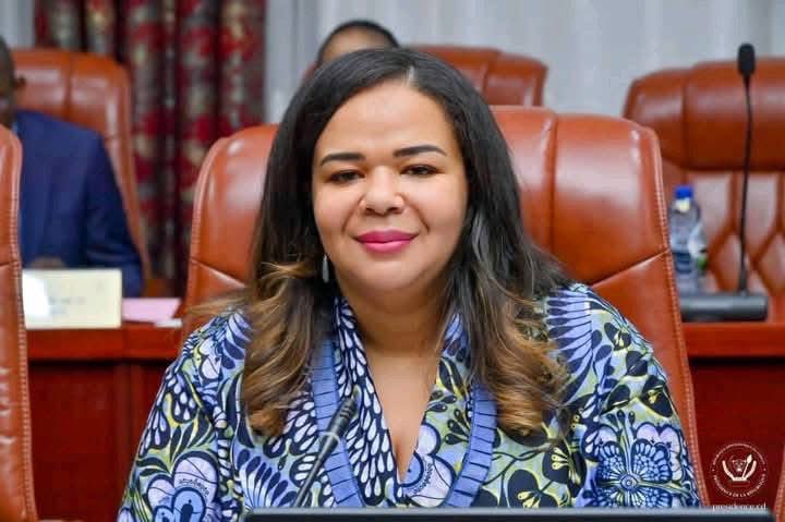 #RDC Le Président Félix Tshisekedi a dirigé ce vendredi la 46e réunion ordinaire du Conseil des ministres à la Cité de l’Union africaine.

En ouverture, il a salué les succès diplomatiques de la ministre d’État en charge des Affaires étrangères, Thérèse Kayikwamba Wagner. «