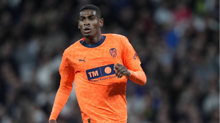 julioinsadji's tweet photo. Facilito: El @valenciacf le ofrece renovar a Mosquera.
Se lo dice a su representante .
Y añade que " si se va, NO SALE POR 20 MILLONES'
#Mosqueo.
#FrioenAlemania.
#AVorem.
@Radioesport914
@lagrada914 . https://t.co/xQErhfpxB7