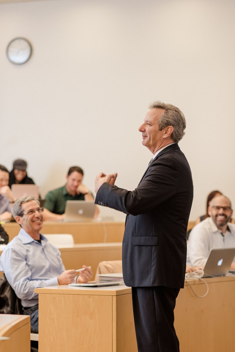 ChapmanGRAdmit's tweet photo. If you are considering pursuing an Argyros College of Business &amp; Economics graduate program and want to learn more about their Full-Time MBA program, join the Full-Time MBA Virtual Information Session on 6/12! 📚📑To sign up for this event, click here
🠞https://t.co/TcSqYX2DG3 https://t.co/5LrkmmXT9M