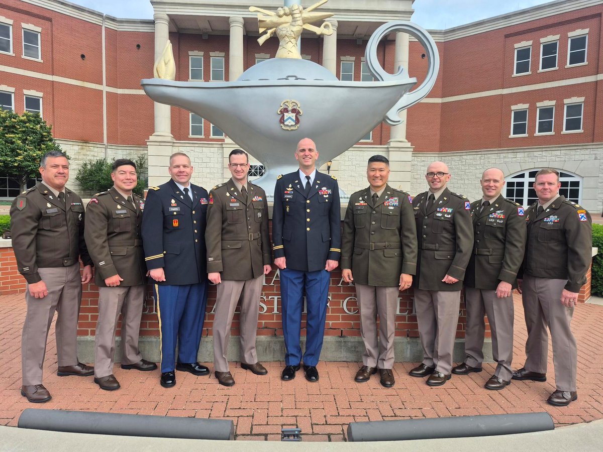 ArmyChaplains's tweet image. Congratulations to U.S. Army chaplains graduating from the Command and General Staff College on June 6.
#LiveTheCall